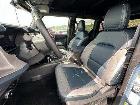 New 2024 Ford Bronco Outer Banks w/ Sasquatch Package AWD/4WD image 19