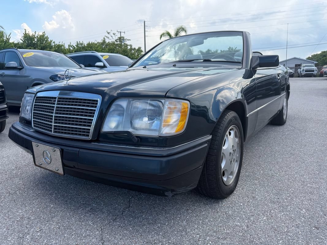 Used 1995 Mercedes-Benz E 320 Convertible image 1