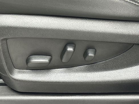 Used 2018 Chevrolet Tahoe LT image 16