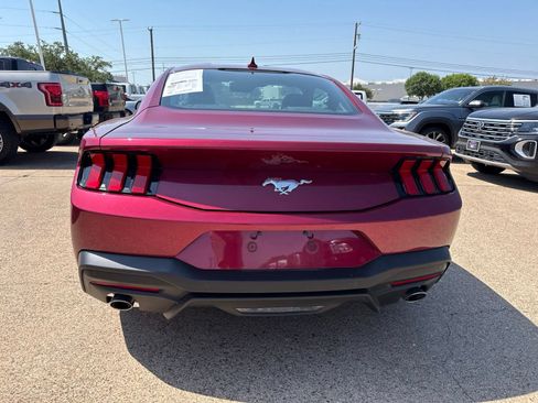 Used 2025 Ford Mustang Coupe RWD image 6