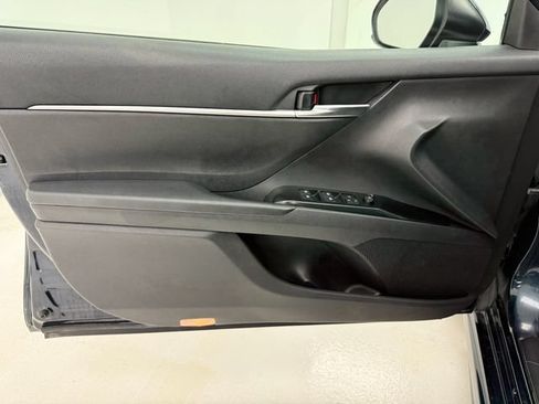 Used 2019 Toyota Camry SE FWD image 28