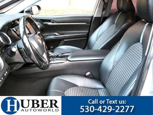 Used 2019 Toyota Camry SE image 5