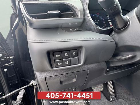 Used 2023 Toyota Highlander Platinum AWD/4WD image 9