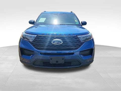 Used 2023 Ford Explorer XLT RWD image 3