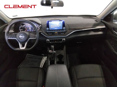 Used 2025 Nissan Altima 2.5 SV image 32