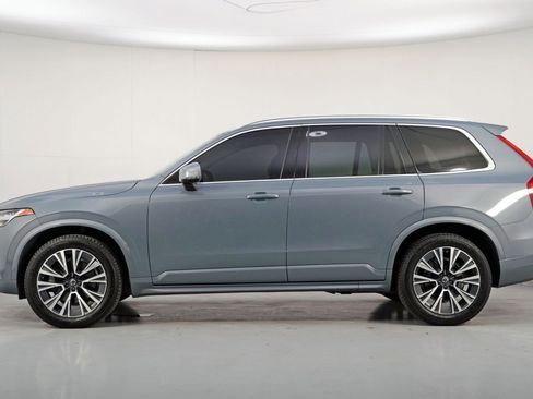 Used 2020 Volvo XC90 T6 Momentum image 8