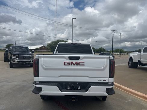 Used 2024 GMC Sierra 2500 AT4 w/ AT4 Premium Plus Package AWD/4WD image 6