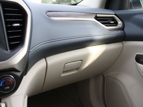 Used 2022 GMC Acadia Denali w/ Denali Technology Package FWD image 24
