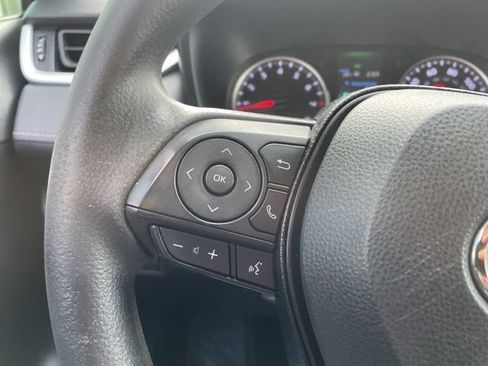 Used 2021 Toyota RAV4 LE image 19