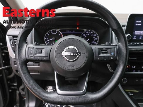 Used 2023 Nissan Rogue SV AWD/4WD image 10