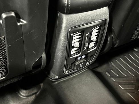 Used 2019 Jeep Grand Cherokee Limited AWD/4WD image 14