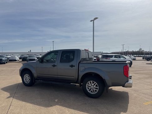 Used 2017 Nissan Frontier SV image 15