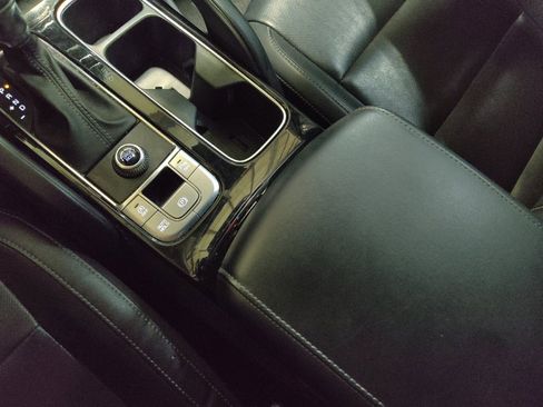 Used 2021 Kia Telluride LX FWD image 26