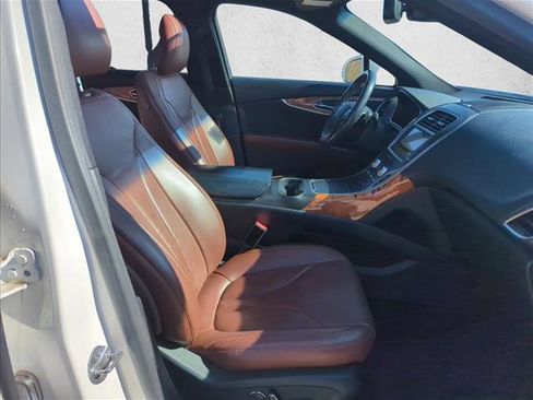 Used 2016 Lincoln MKX Reserve w/ Climate Package image 19