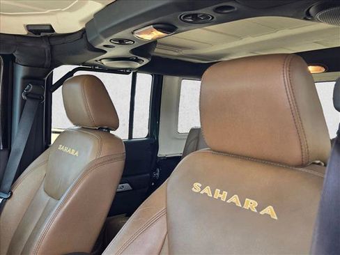 Used 2014 Jeep Wrangler Unlimited Sahara w/ Connectivity Group AWD/4WD image 12