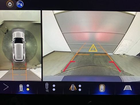 New 2026 Chevrolet Equinox LT w/ Convenience Package II FWD image 16