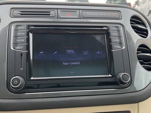 Used 2017 Volkswagen Tiguan Wolfsburg Edition image 43