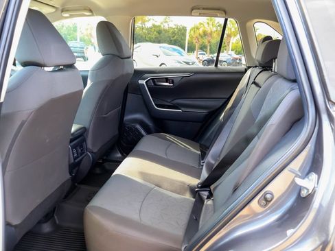 Used 2025 Toyota RAV4 XLE FWD image 11
