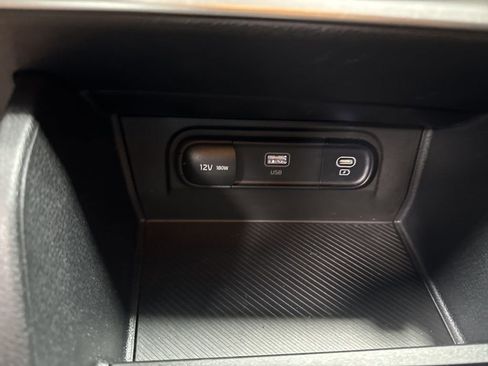 Used 2025 Kia Sportage LX image 27