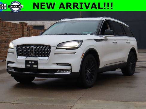 Used 2020 Lincoln Aviator Reserve w/ Elements Package Plus image 2