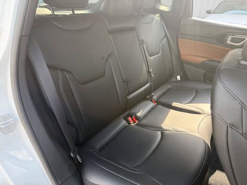 Certified 2025 Jeep Compass Limited AWD/4WD image 19
