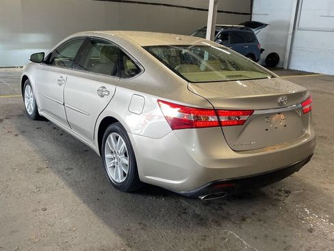 Used 2015 Toyota Avalon XLE Premium FWD image 4