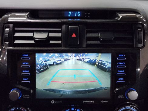 Used 2021 Toyota 4Runner TRD Off-Road Premium AWD/4WD image 38