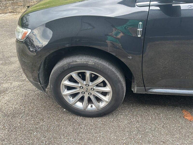 Used 2013 Lincoln MKX AWD image 18
