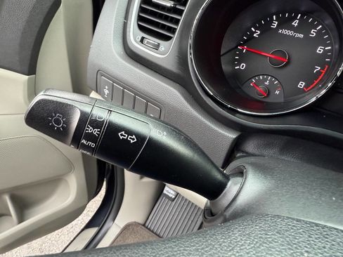 Used 2016 Kia Sedona LX w/ Option Group 020 image 34