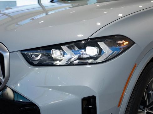 Used 2026 BMW X5 xDrive40i w/ M Sport Package image 8