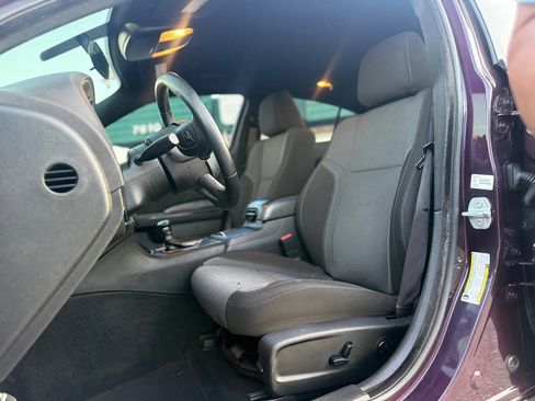 Used 2020 Dodge Charger SXT w/ Blacktop Package image 10
