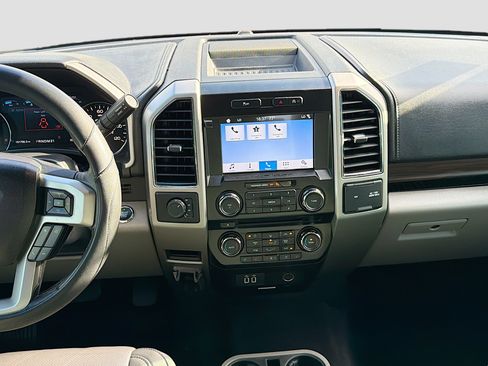 Used 2017 Ford F150 Lariat w/ Equipment Group 501A Mid AWD/4WD image 19