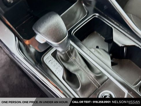 Used 2022 Kia Sorento LX FWD image 16