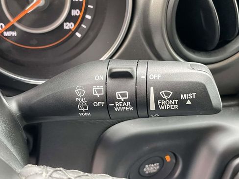 Used 2023 Jeep Wrangler Unlimited Sport AWD/4WD image 31