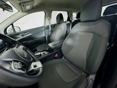 Used 2023 Kia Sportage LX image 13