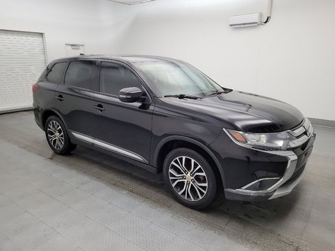 Used 2018 Mitsubishi Outlander SE image 11