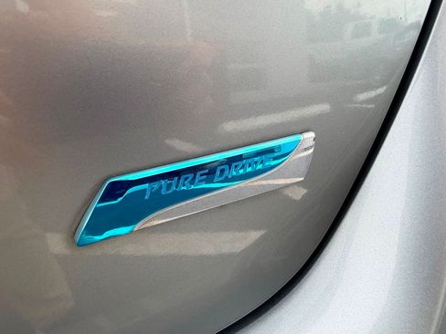Used 2014 Nissan Sentra SR w/ SR Driver Package FWD image 13
