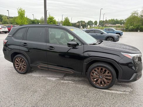 Used 2025 Subaru Forester Sport AWD/4WD image 2