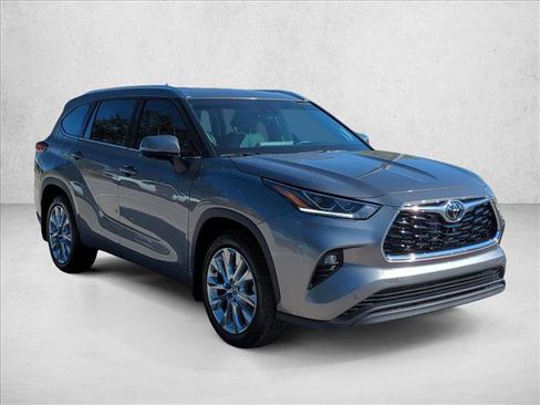 New 2026 Toyota Highlander Limited image 3