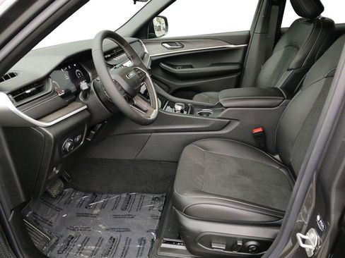 New 2026 Jeep Grand Cherokee Altitude AWD/4WD image 19