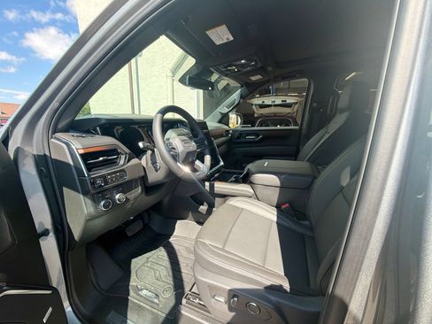 Used 2026 GMC Yukon XL Denali w/ Sun & Power Step Package AWD/4WD image 2