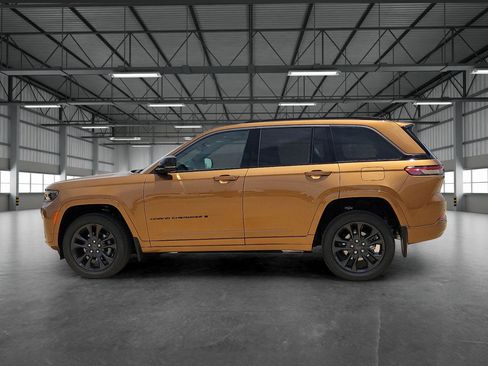 New 2026 Jeep Grand Cherokee Limited AWD/4WD image 2