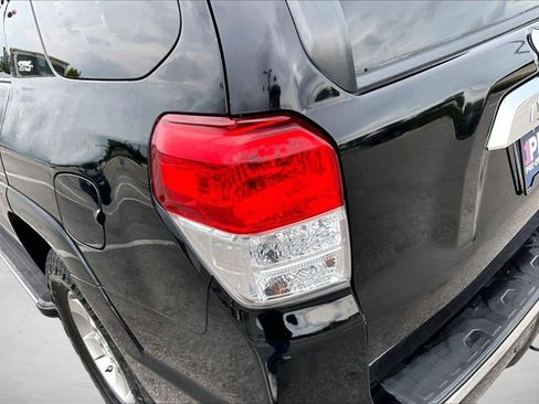 Used 2011 Toyota 4Runner SR5 AWD/4WD image 29