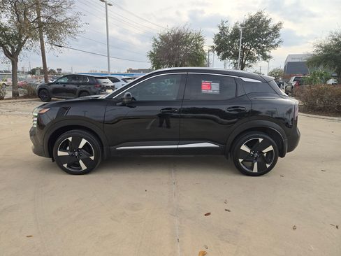 Certified 2025 Nissan Kicks SR image 4