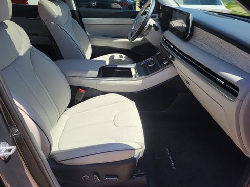 Used 2025 Hyundai Palisade Calligraphy FWD image 8
