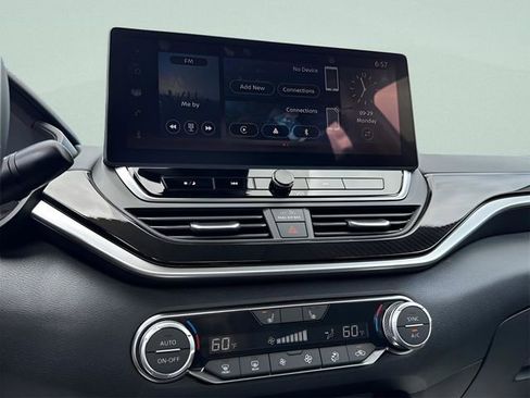 New 2025 Nissan Altima 2.5 SR w/ SR Premium Package FWD image 23