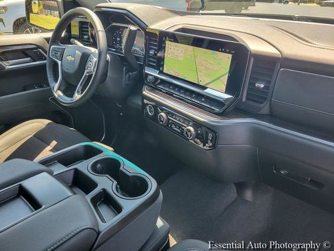 Used 2024 Chevrolet Silverado 1500 LT AWD/4WD image 25