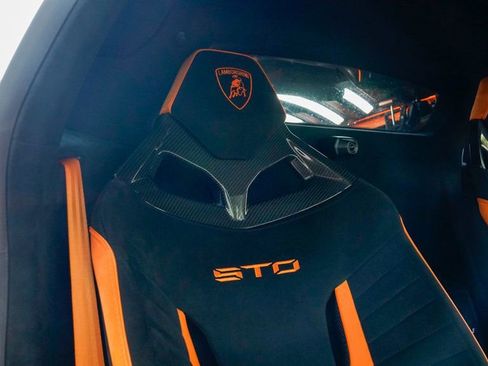 Used 2022 Lamborghini Huracan STO image 77