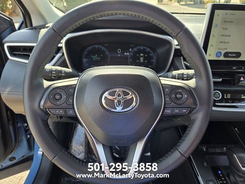 Used 2026 Toyota Corolla Cross XLE FWD image 29