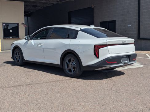 New 2026 Kia K4 FWD image 4